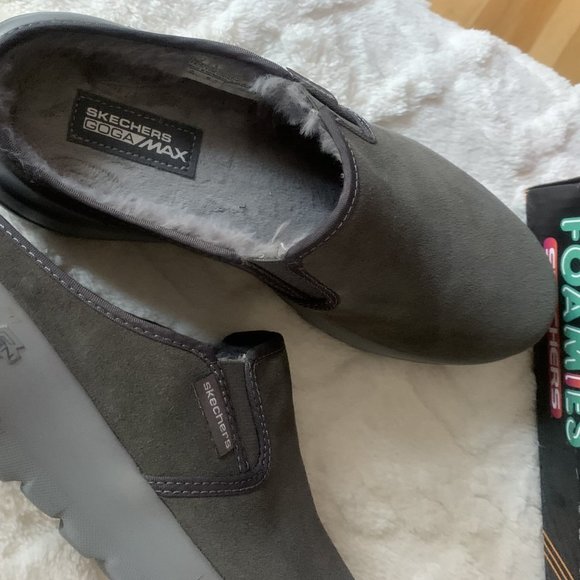 Skechers faux fur lining slip on sneakers - Picture 3 of 3